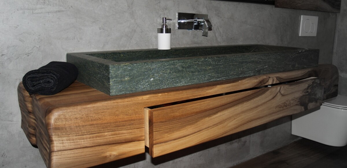 Holz im Bad Holz im Bad